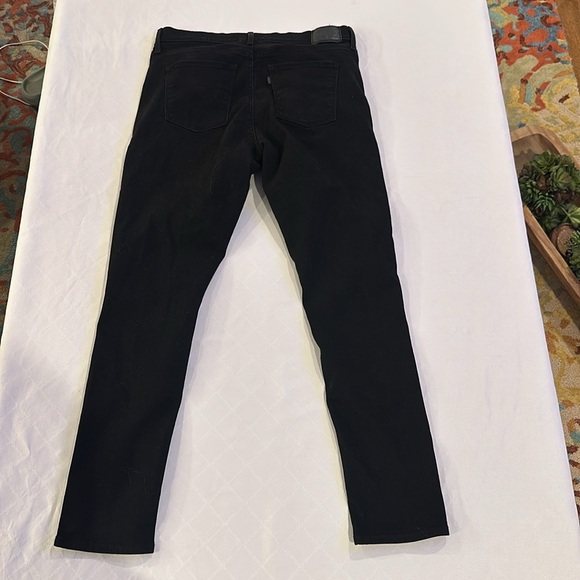 Levi’s Women's Black Slimming Skinny Jeans size 33‎ EUC - Picture 6 of 7